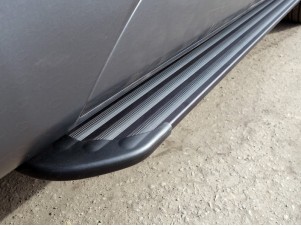 Пороги алюминиевые Slim Line Black для Toyota Highlander № TOYHIGHL10-18B